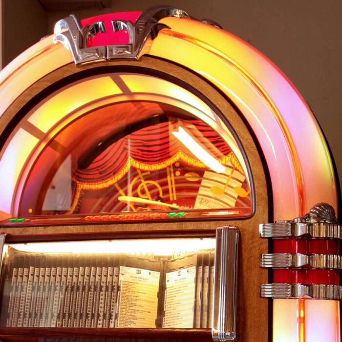 ROCK-OLA BUBBLER CD JUKEBOX IN LIGHT OAK (Discontinued) - Image 2