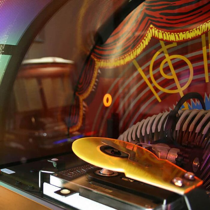 ROCK-OLA BUBBLER CD JUKEBOX IN LIGHT OAK (Discontinued) - Image 7