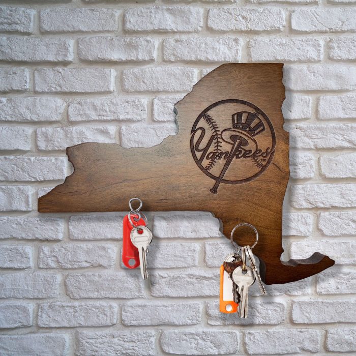 New York Yankees Wooden Magnetic Keyholder - Image 4