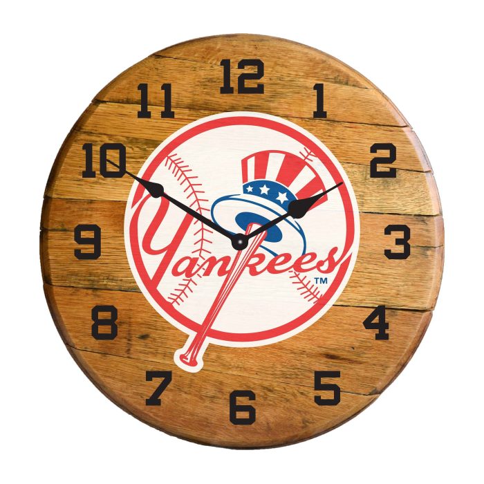 New York Yankees Oak Barrel Clock - Image 2
