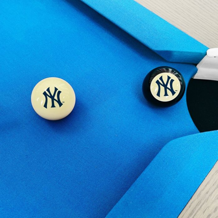 New York Yankees Logo Cue Ball & 8 Ball - Image 4